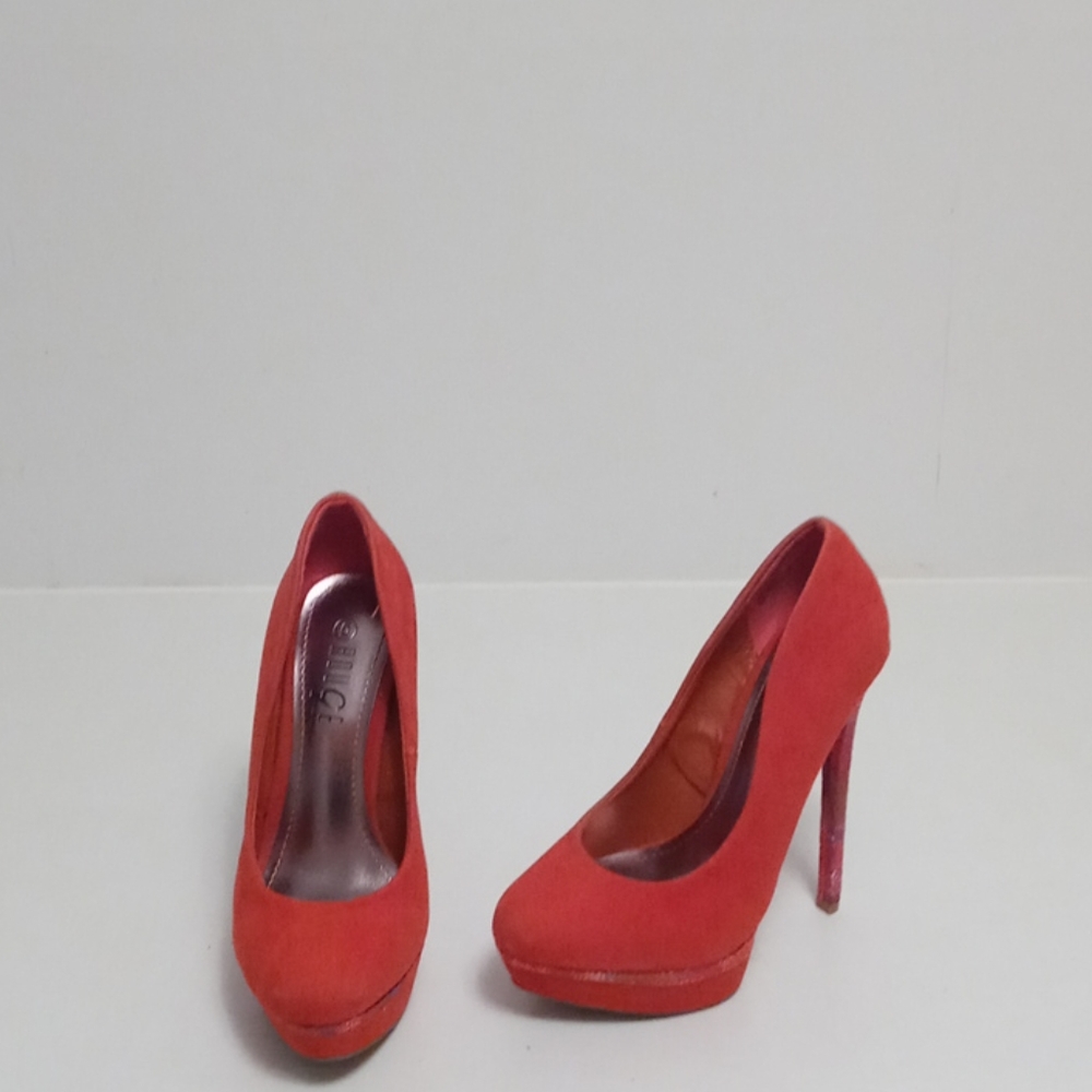 Rouge Helium Heels